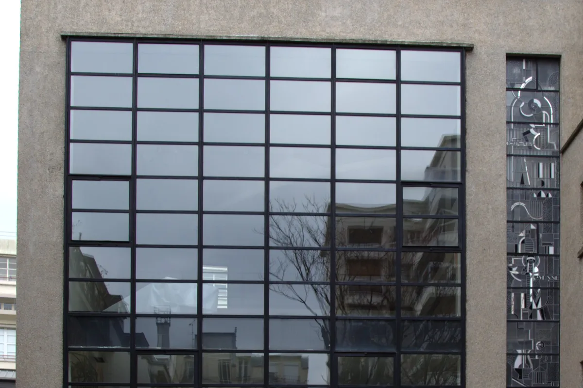 Grande verrière d atelier à structure métallique, maison Barillet à Paris 15e